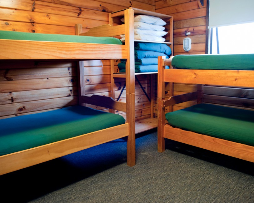 A quad bunk room at Venturelodge