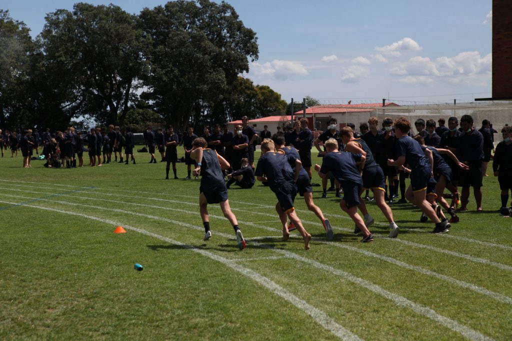 The 400m and 1500m drew large crowds as competitors raced at lunchtime