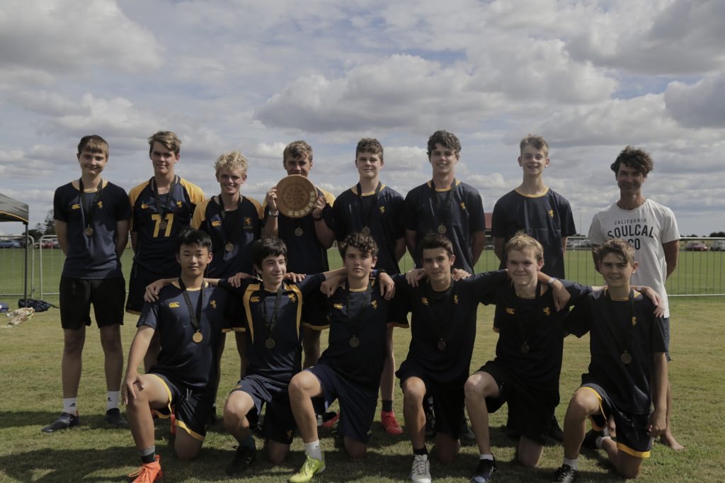 The Premier I Disc Ultimate team after winning the Auckland Secondary Schools Outdoor Championships