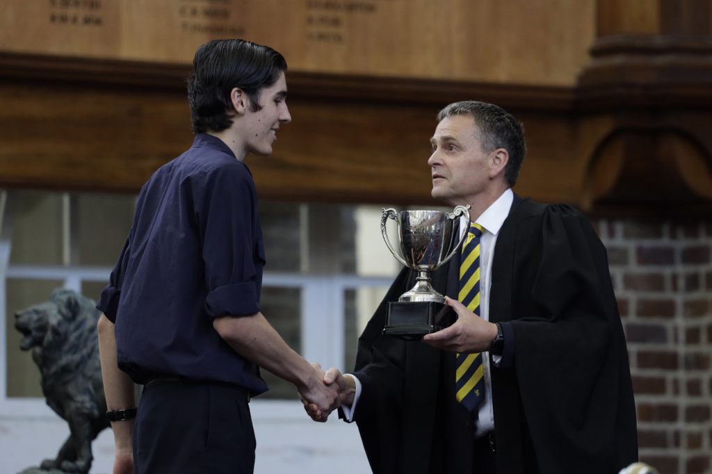 Prefect Tahi Sawyer receives the Contribution Award